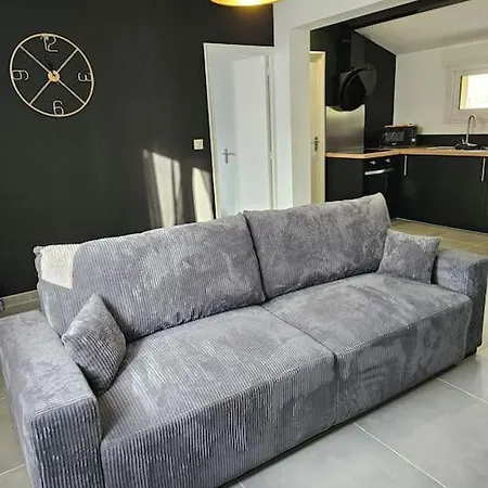 Сasa de vacaciones Charmante Maison Avec Parc Boisé *